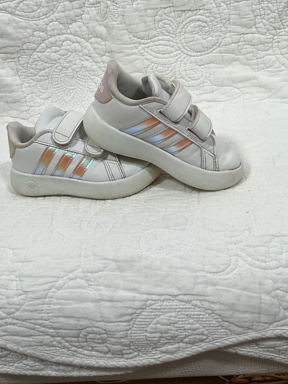 adidas Kids White Sneakers with Iridescent Pink Heel and Gold Stripe Accents